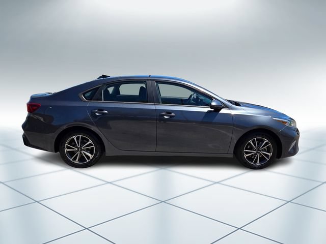 Used 2023 Kia Forte LXS FWD image 4