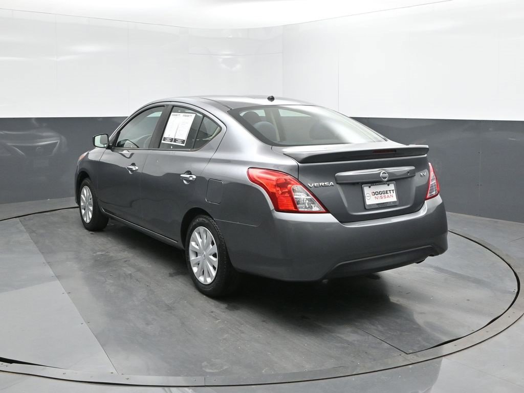 Used 2019 Nissan Versa SV image 5