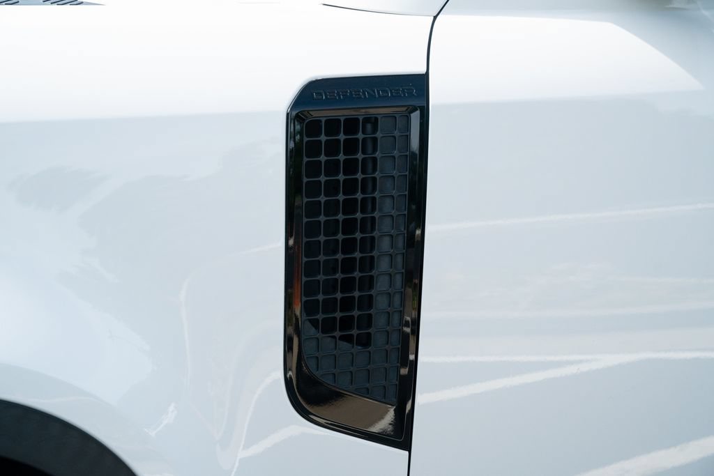 Used 2022 Land Rover Defender 90 S AWD/4WD image 24