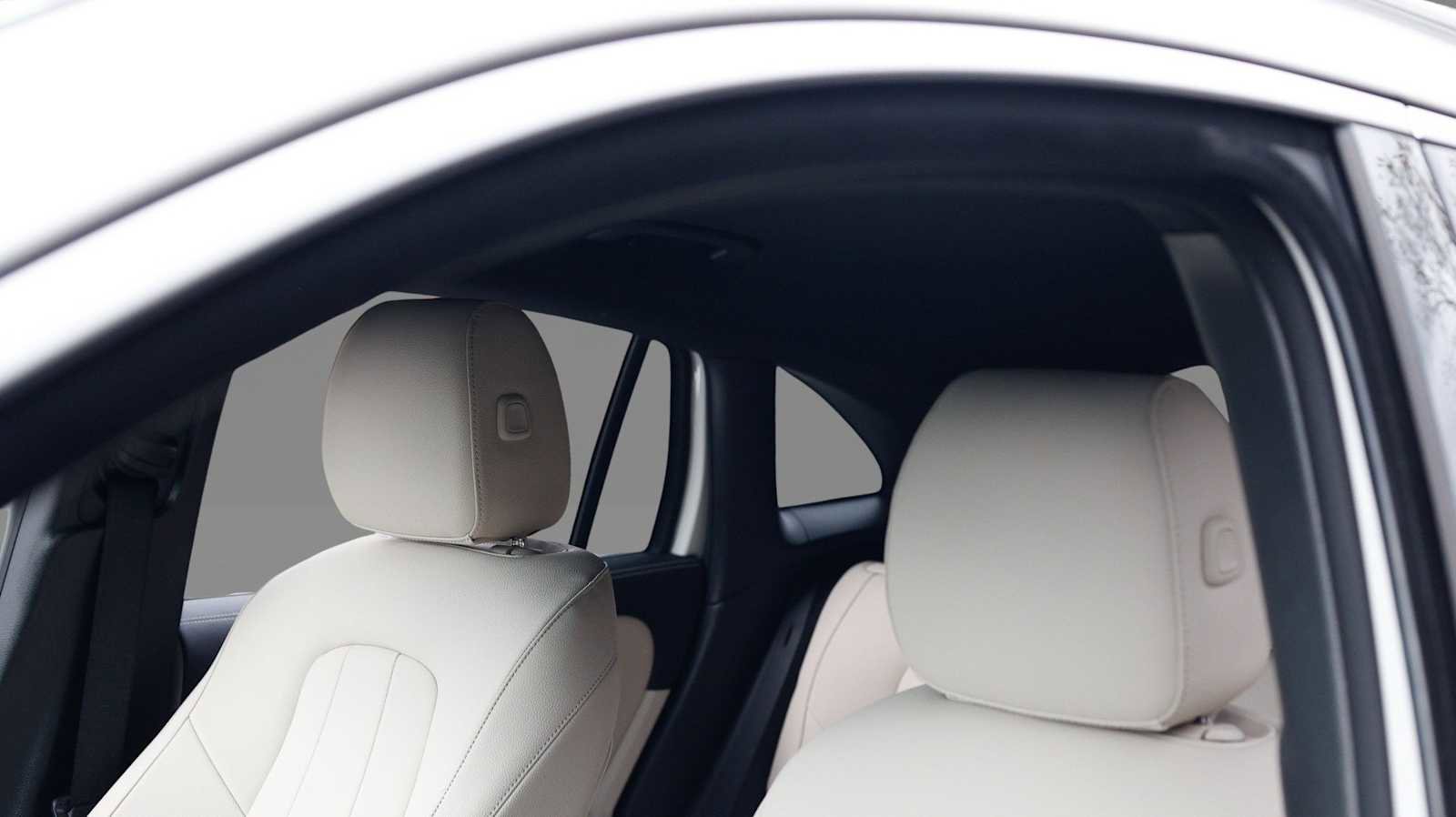 Used 2025 Mercedes-Benz GLA 250 4MATIC image 14