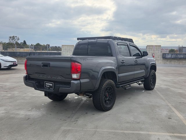 Used 2017 Toyota Tacoma TRD Sport w/ Tow Package RWD image 5