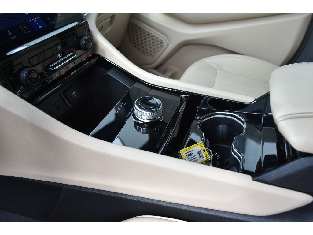 Used 2023 Jeep Grand Cherokee Limited image 27