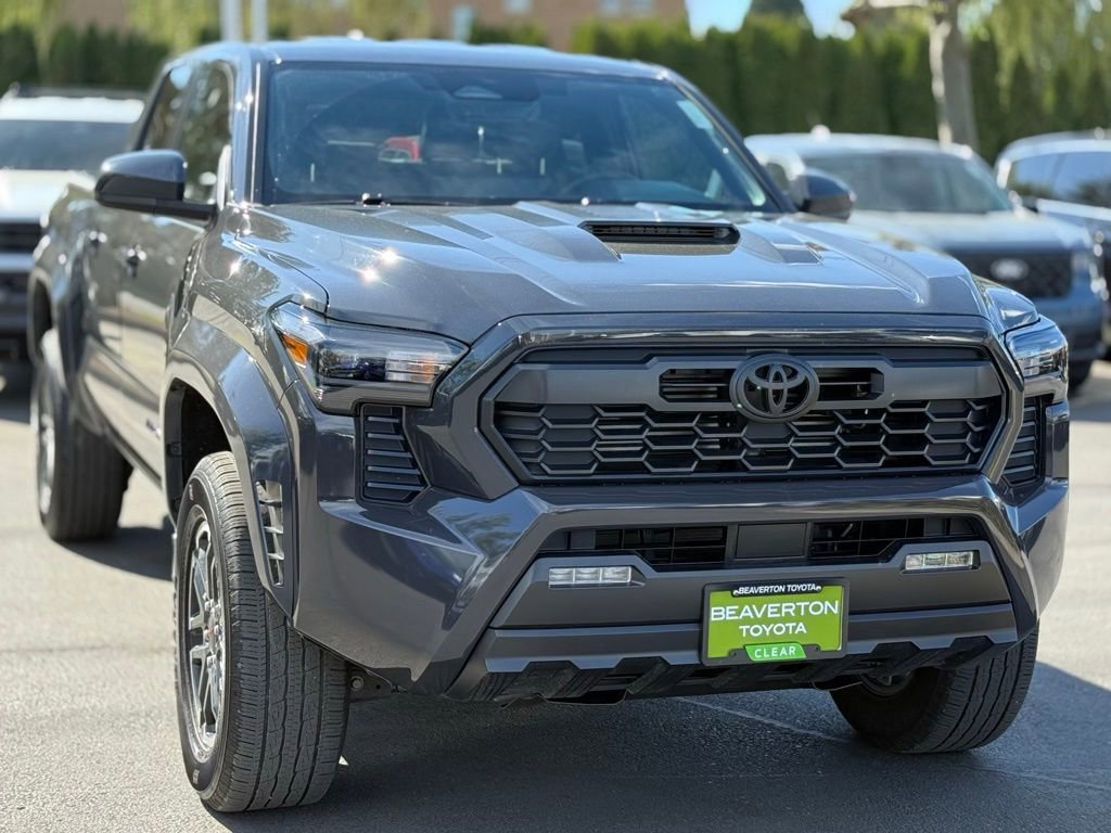 Used 2024 Toyota Tacoma TRD Sport AWD/4WD image 7