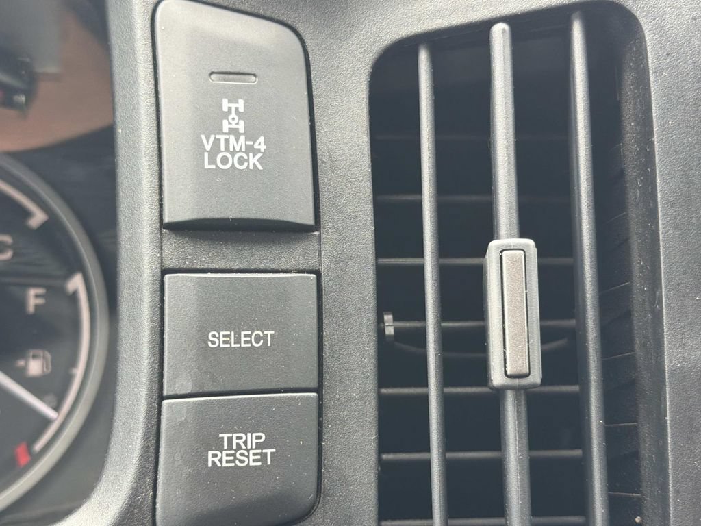 Used 2014 Honda Ridgeline Sport image 25