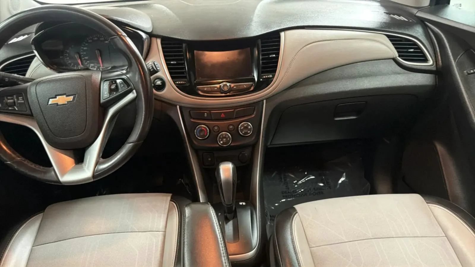 Used 2020 Chevrolet Trax LT w/ Driver Confidence Package FWD image 16