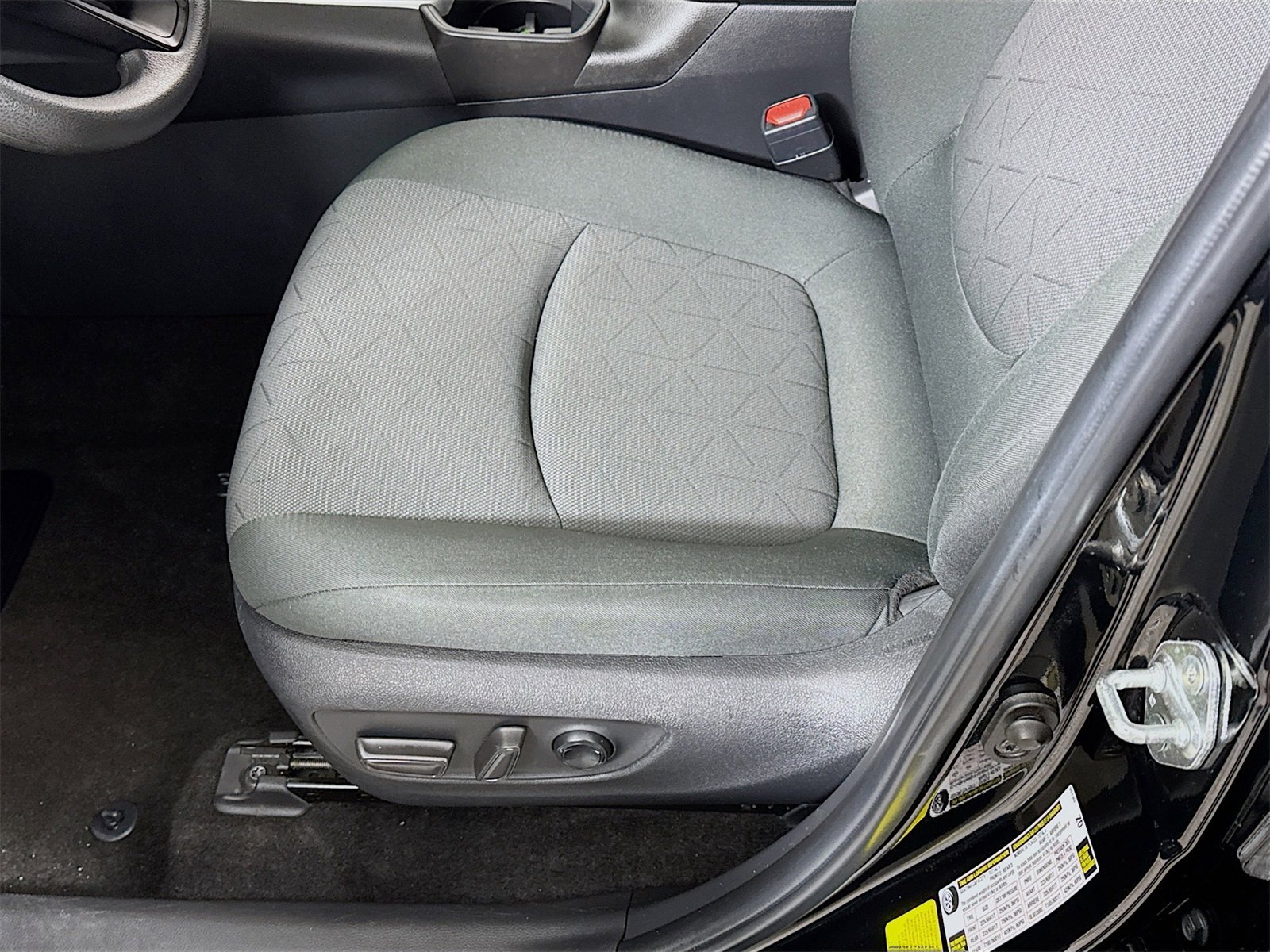 Used 2024 Toyota RAV4 XLE image 16