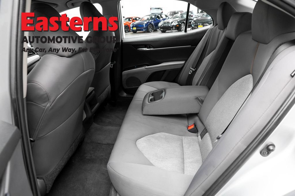 Used 2020 Toyota Camry LE FWD image 19