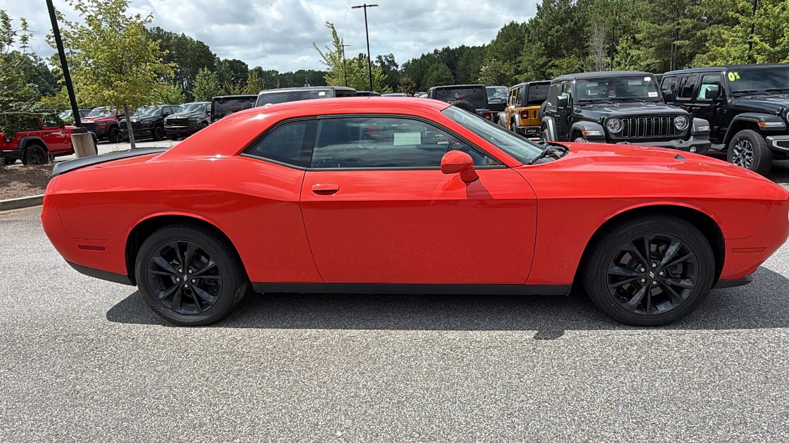 Used 2020 Dodge Challenger SXT w/ Blacktop Package AWD/4WD image 7