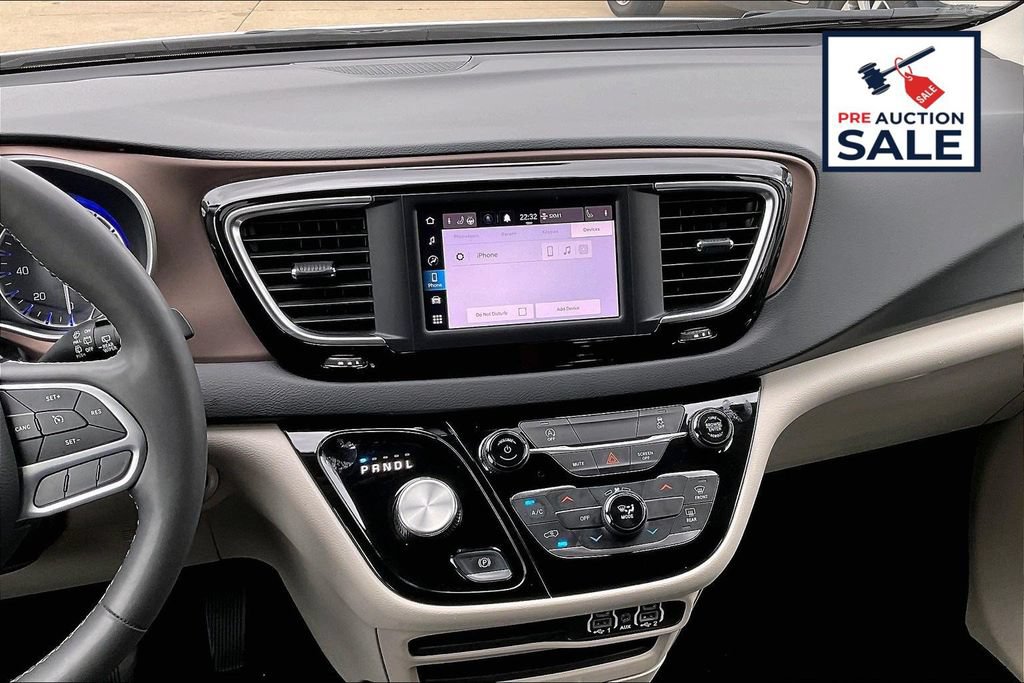Used 2023 Chrysler Voyager LX FWD image 6