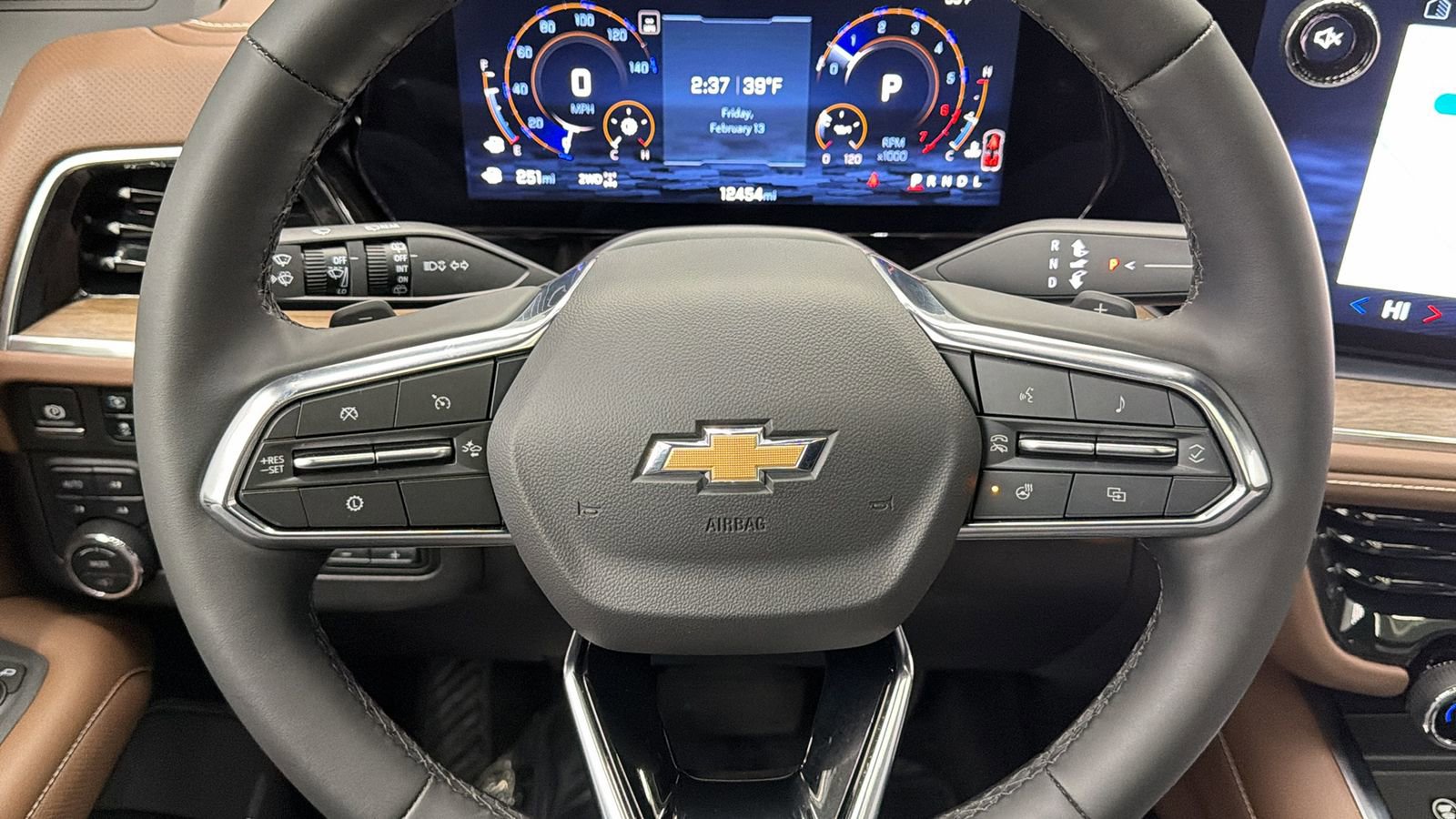 Used 2025 Chevrolet Suburban High Country image 21