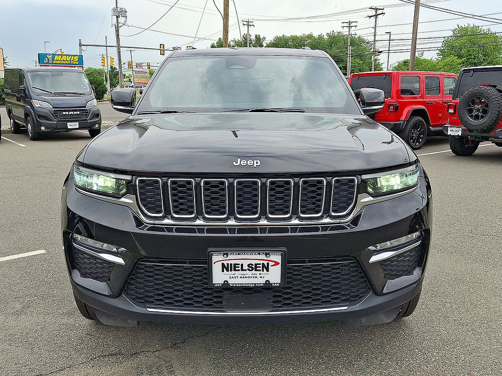 Used 2024 Jeep Grand Cherokee Limited AWD/4WD image 35