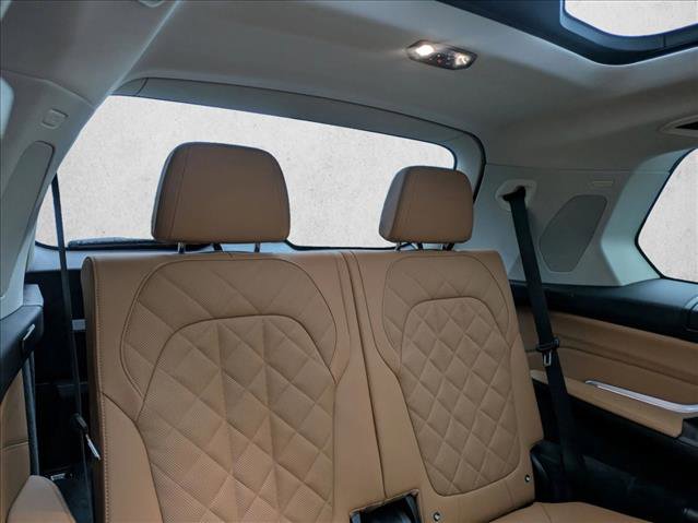 Used 2024 BMW X7 xDrive40i w/ Premium Package image 21