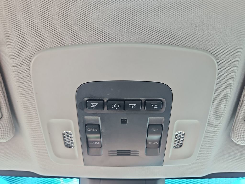 Used 2018 Toyota Camry SE w/ Moonroof Package image 21