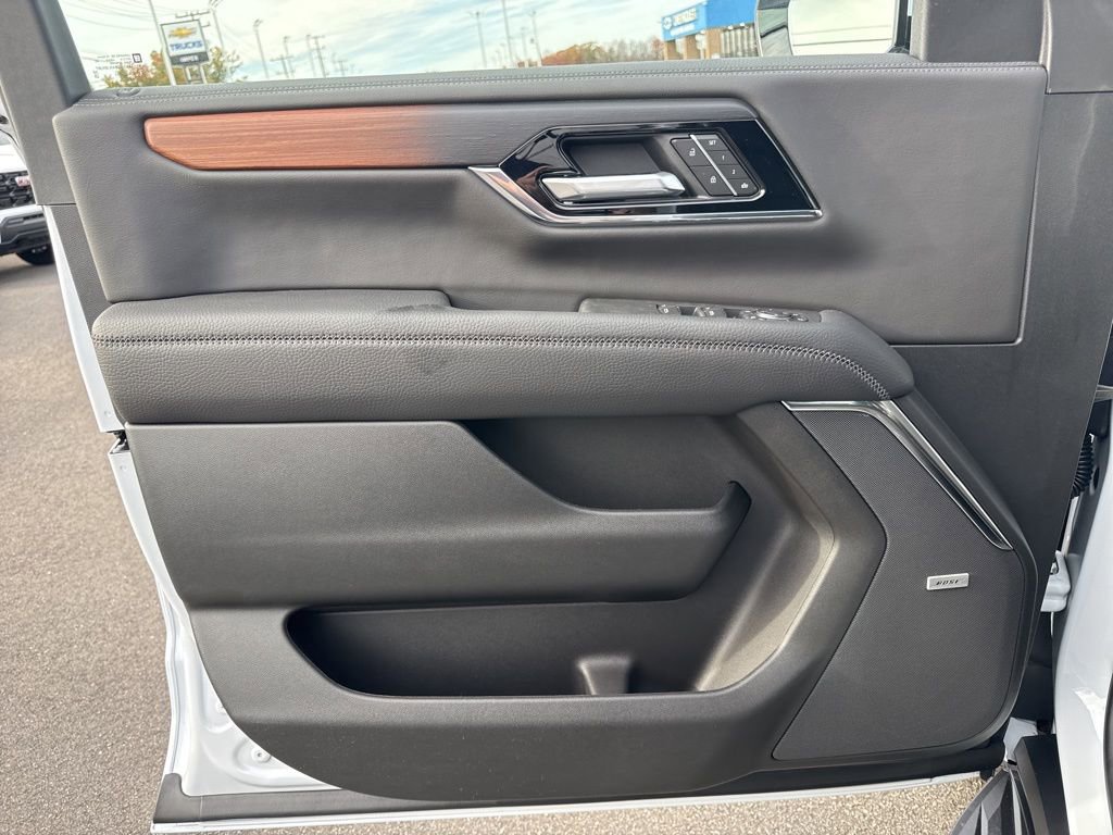 New 2026 GMC Yukon XL Denali image 29