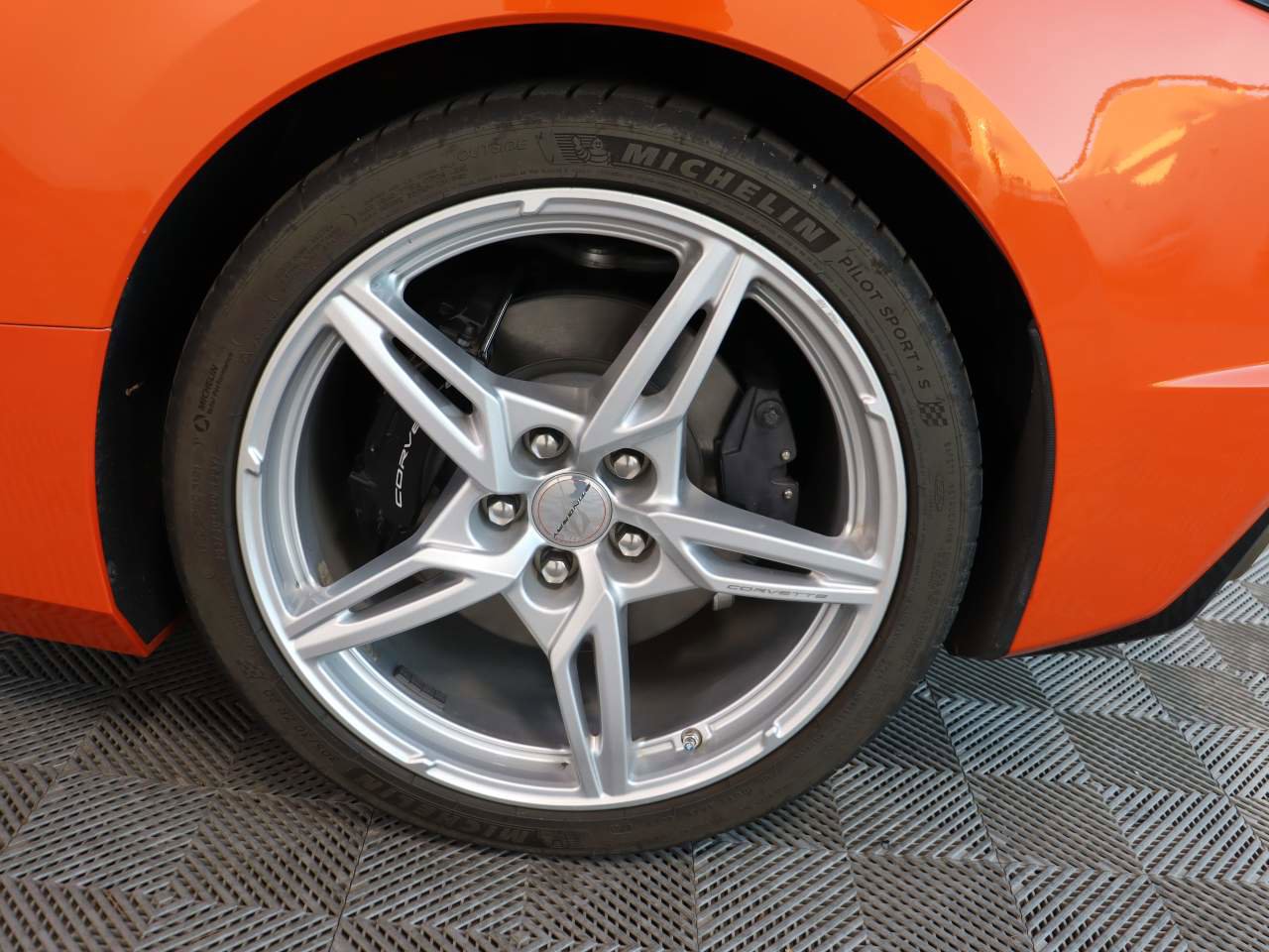 Certified 2020 Chevrolet Corvette Stingray Coupe w/ 1LT image 19