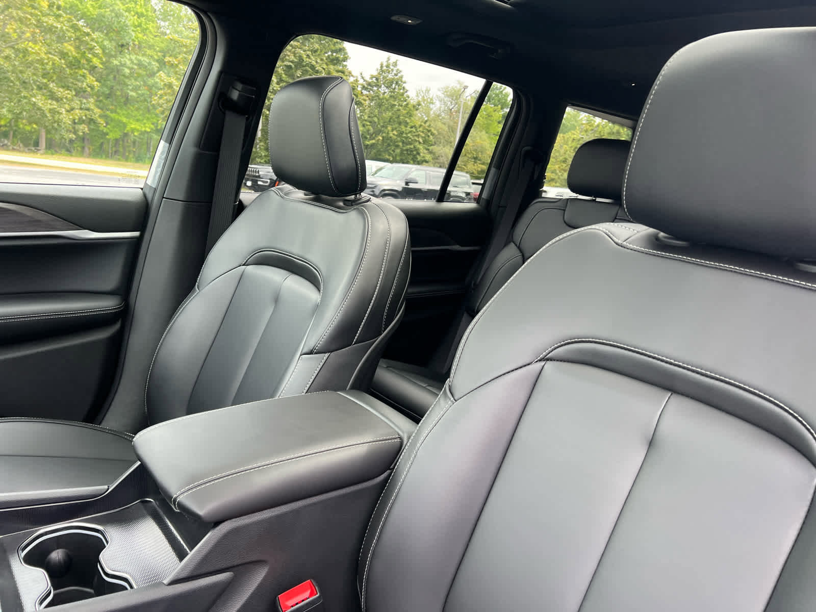 New 2025 Jeep Grand Cherokee L Limited w/ Trailer Tow Package image 11