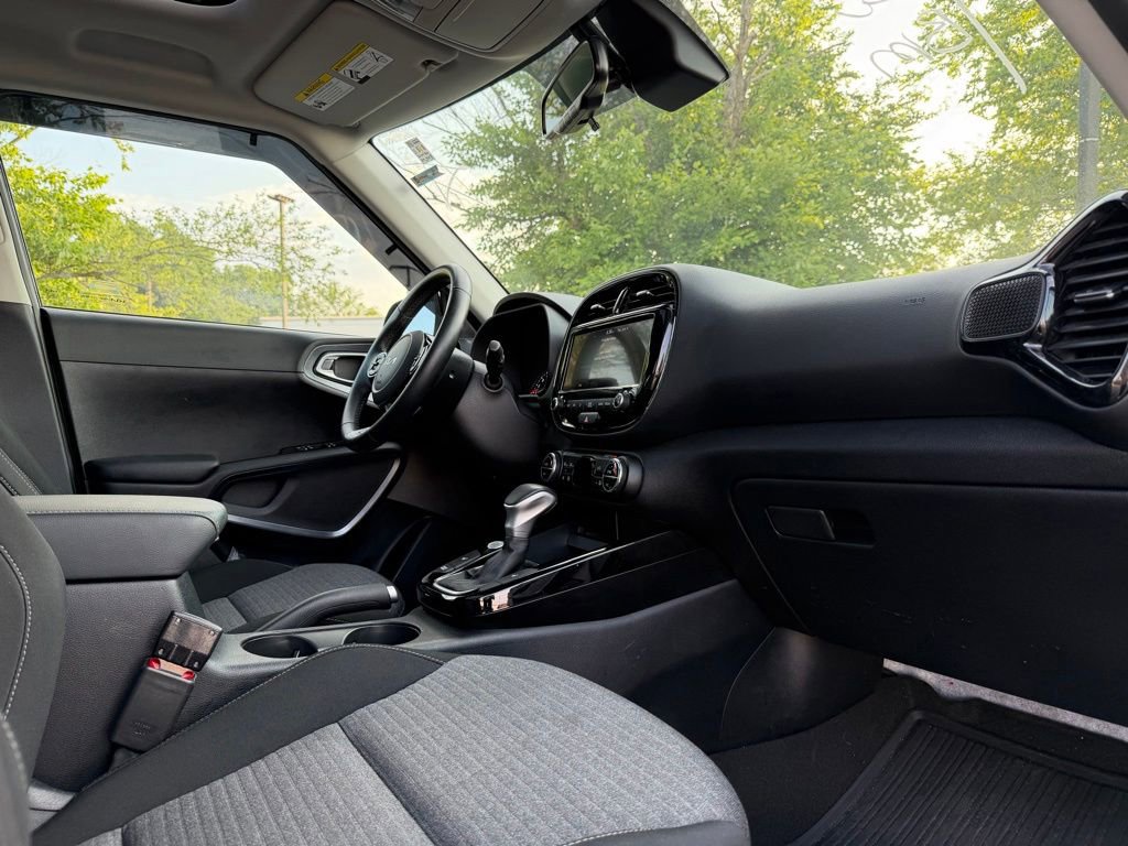 Certified 2022 Kia Soul EX FWD image 32