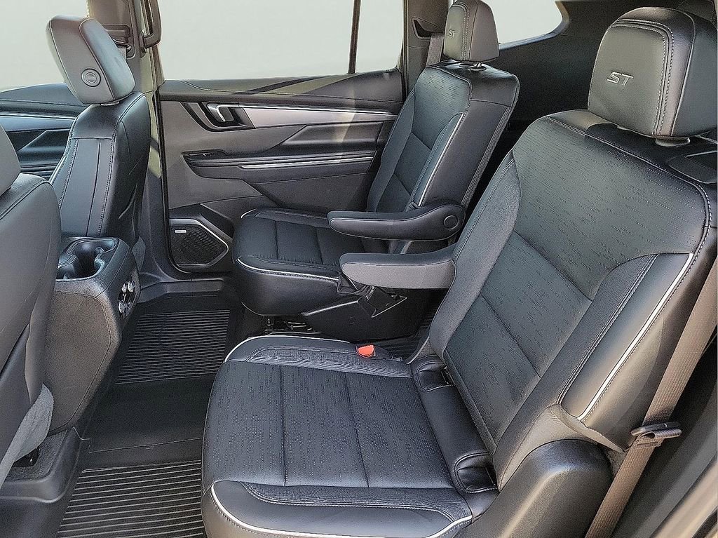 New 2026 Buick Enclave Sport Touring w/ LPO, Floor Liner Package FWD image 13