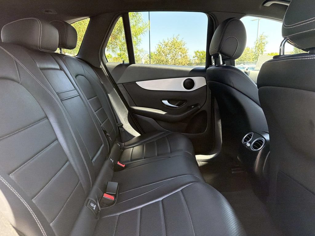 Used 2022 Mercedes-Benz GLC 300 image 18