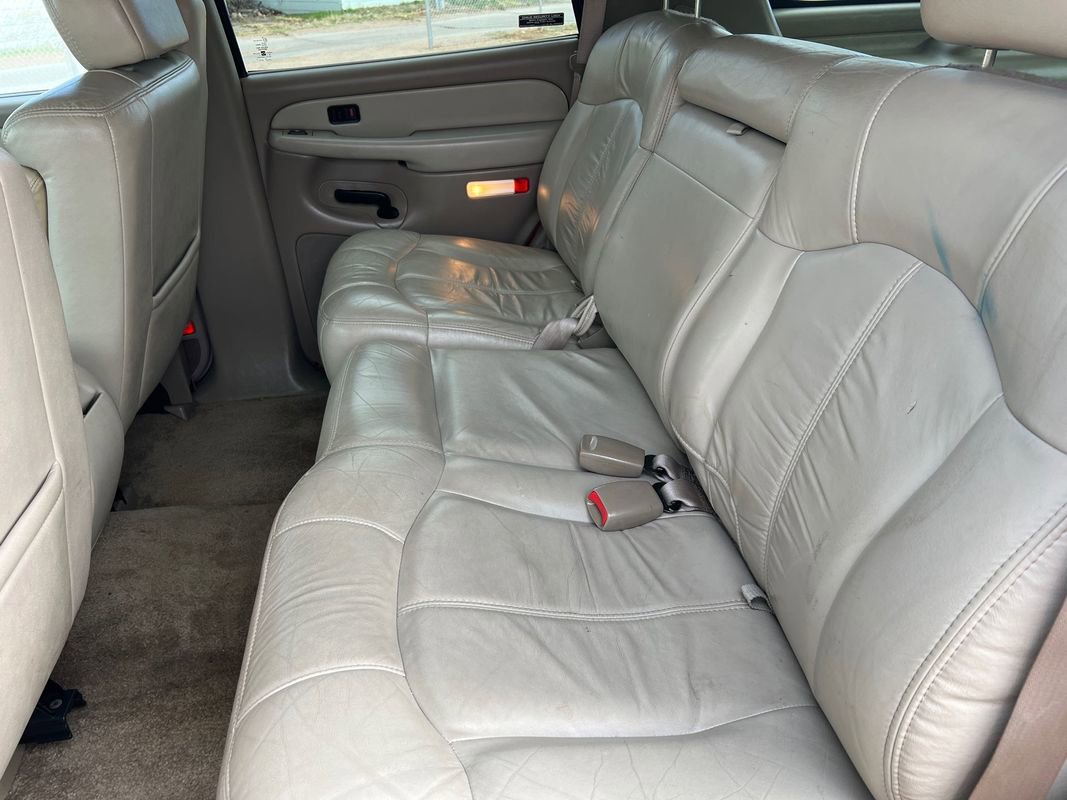 Used 2001 Chevrolet Tahoe LT w/ LT Preferred Equipment Group AWD/4WD image 13