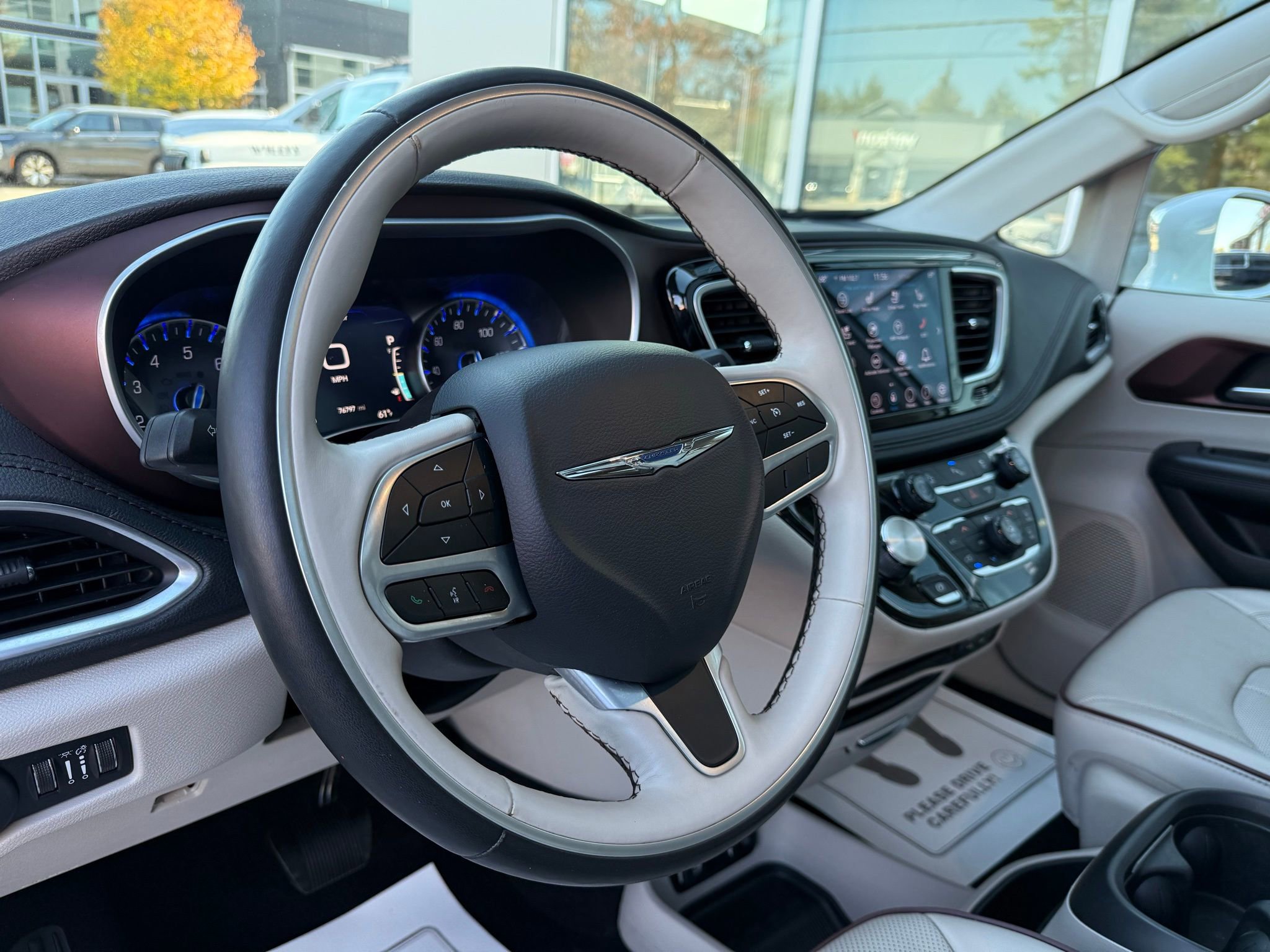 Used 2020 Chrysler Pacifica Limited image 39