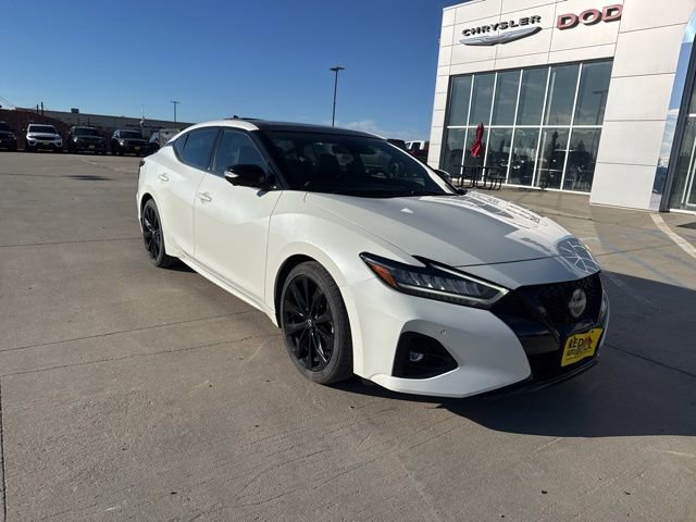 Used 2023 Nissan Maxima SR w/ Sport Mat Group image 2