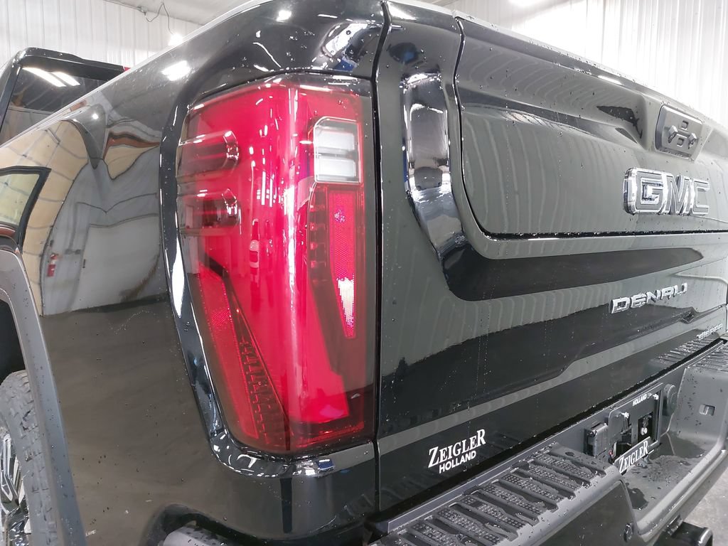 New 2026 GMC Sierra 3500 Denali Ultimate AWD/4WD image 33