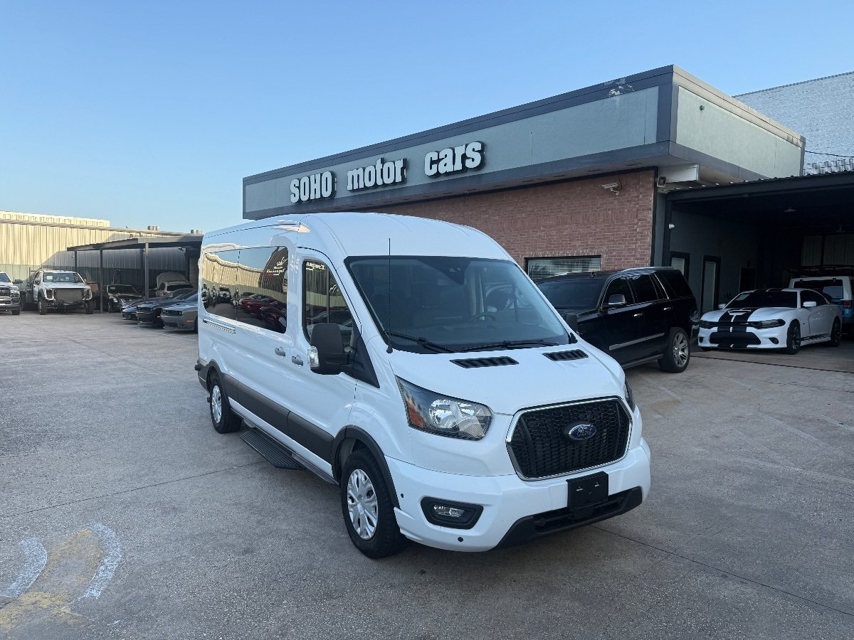 Used 2024 Ford Transit 350 XLT RWD image 2