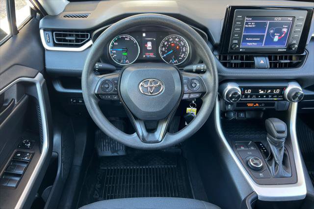Certified 2022 Toyota RAV4 LE AWD/4WD image 15