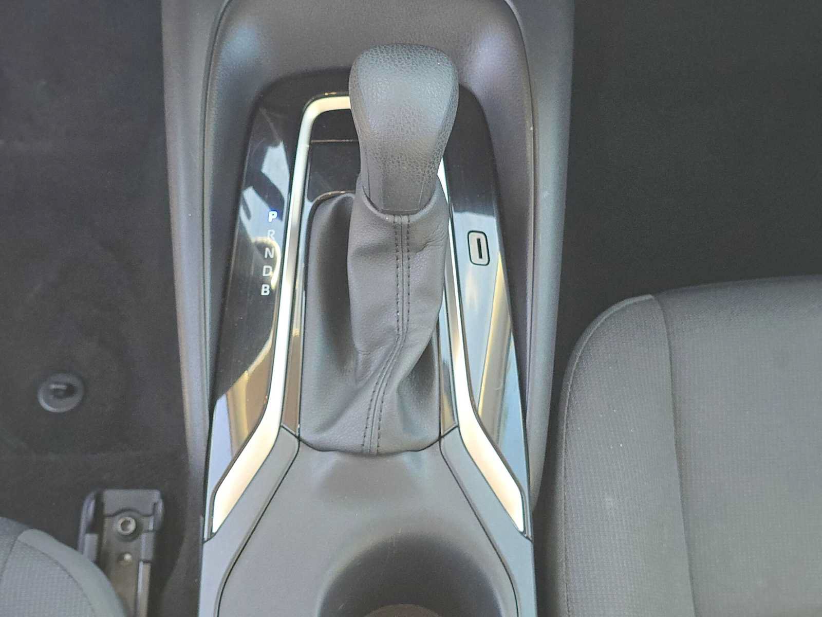 Certified 2025 Toyota Corolla LE FWD image 31