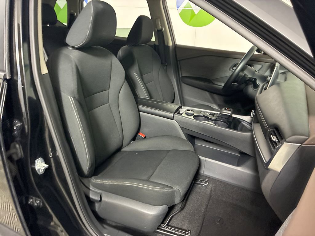 Used 2023 Nissan Rogue S AWD/4WD image 29