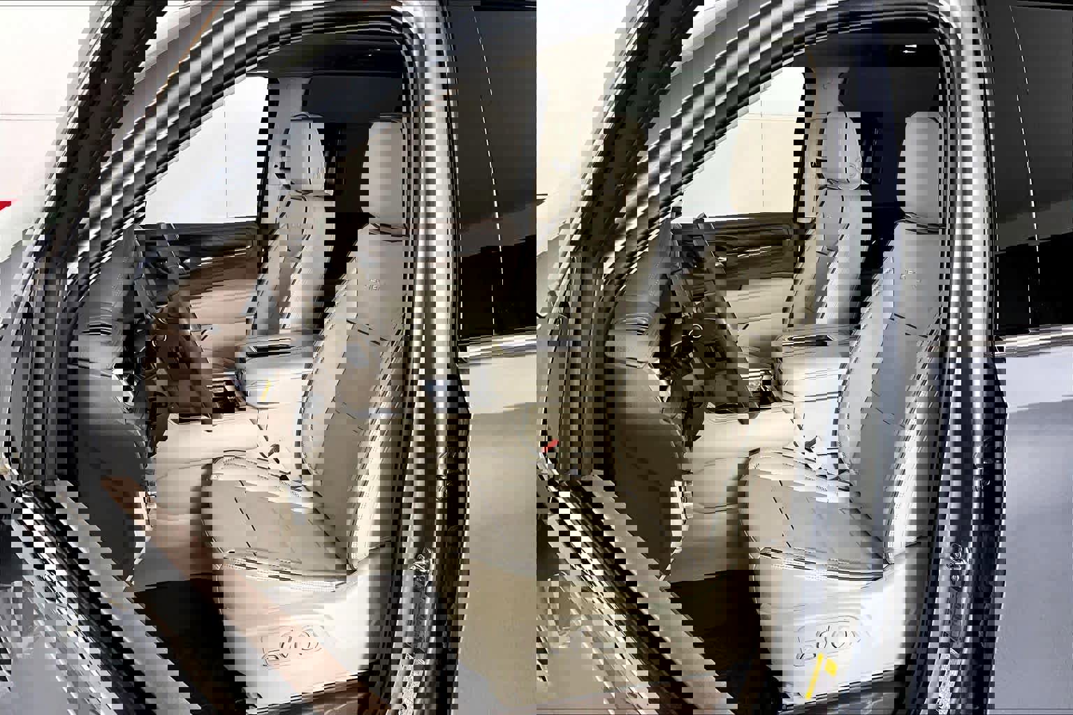 Used 2023 GMC Yukon XL Denali w/ Denali Reserve Package image 7