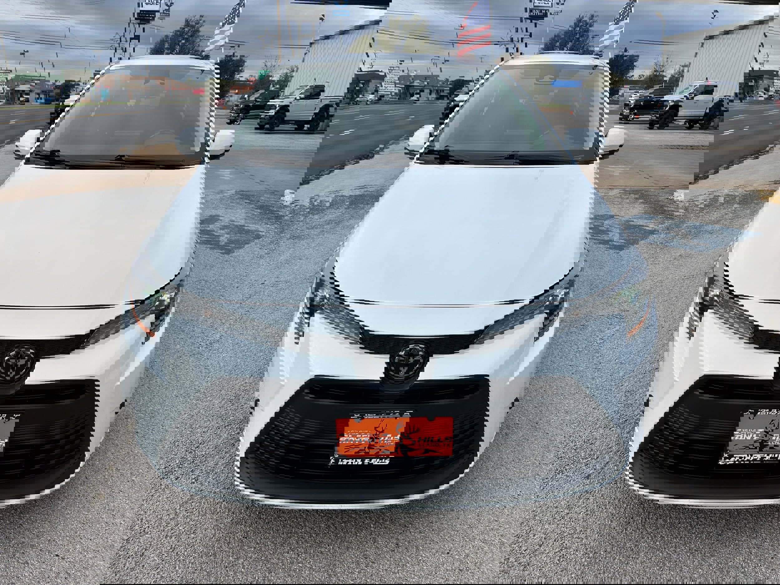 Used 2024 Toyota Corolla LE image 2