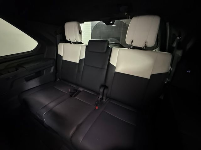 Used 2025 Toyota Sequoia Capstone AWD/4WD image 35
