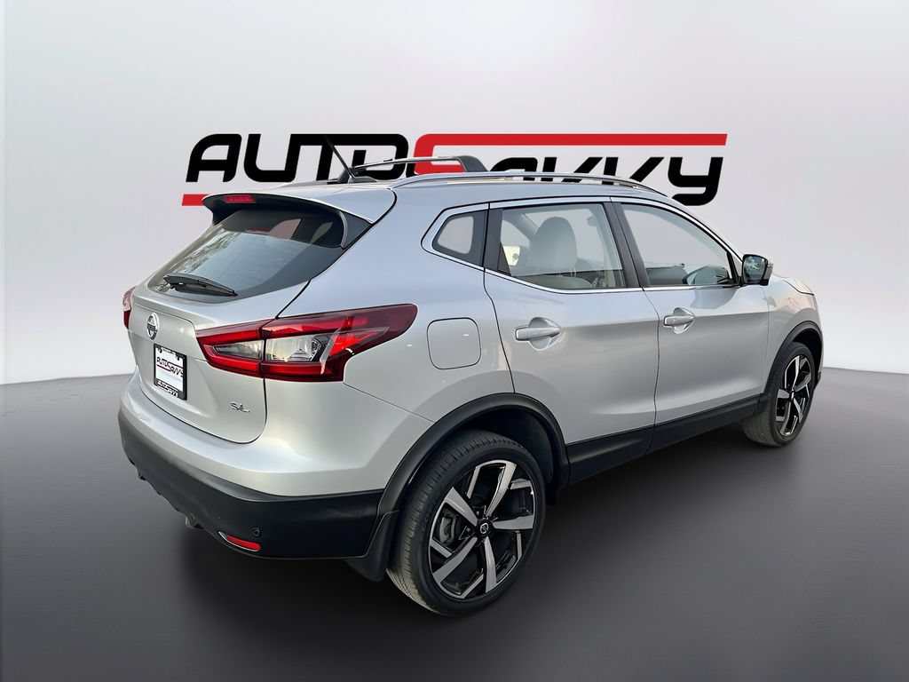 Used 2022 Nissan Rogue Sport SL FWD image 7
