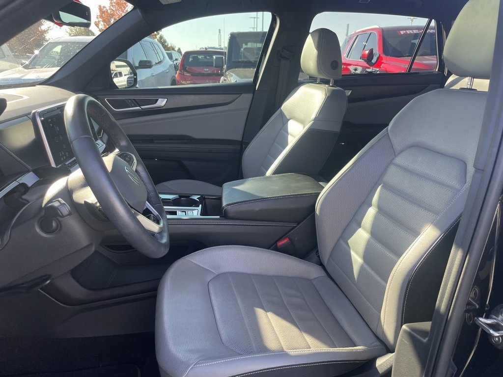 Used 2024 Volkswagen Atlas Cross Sport SEL R-Line image 9