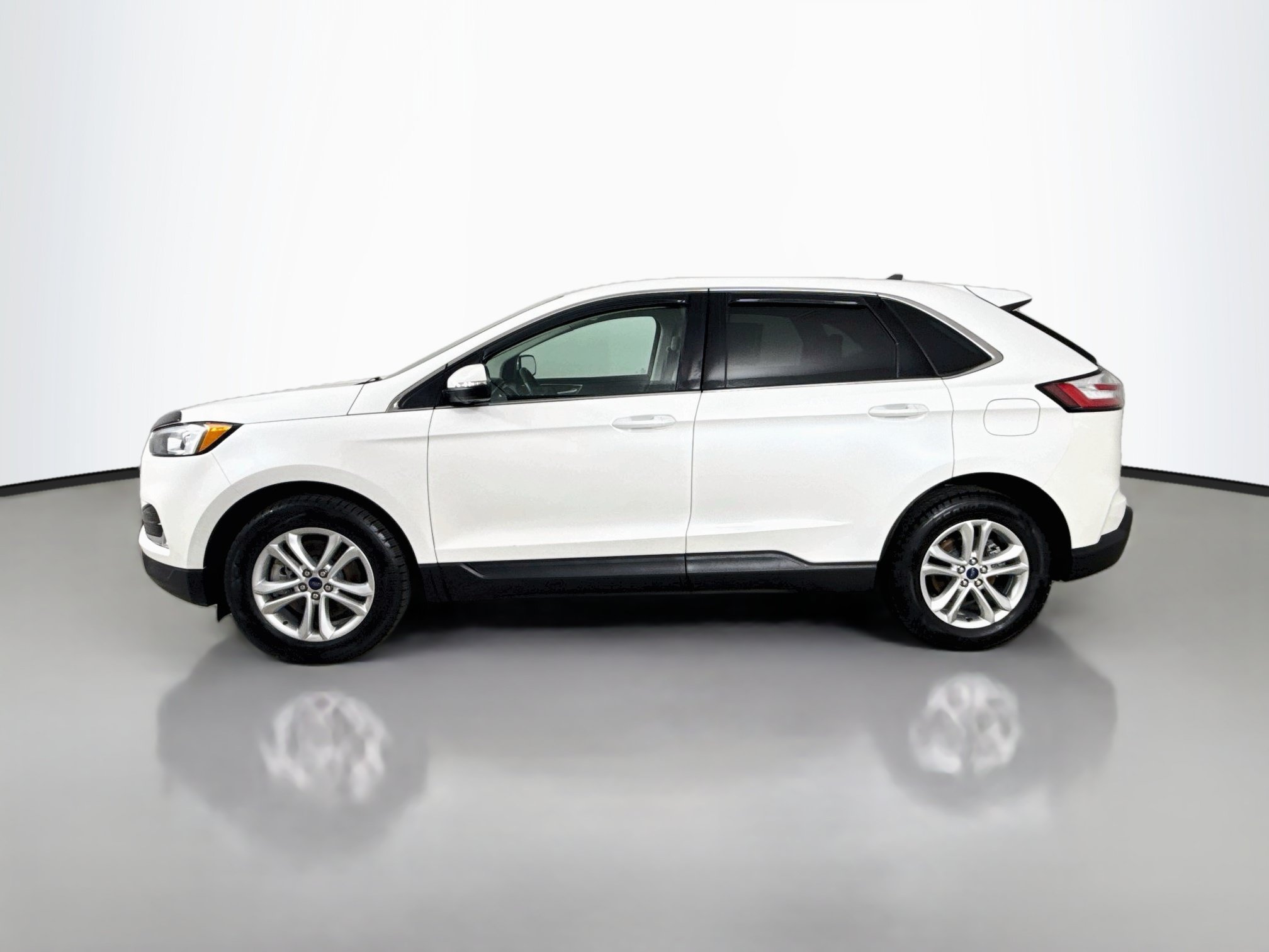 Used 2020 Ford Edge SEL w/ Convenience Package AWD/4WD image 4