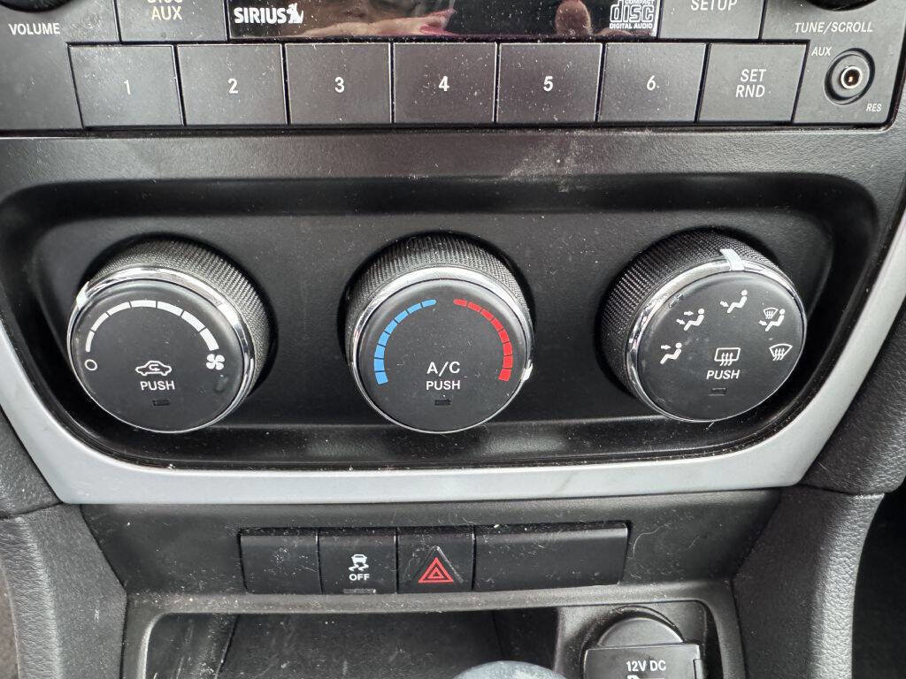 Used 2011 Dodge Caliber Mainstreet image 16