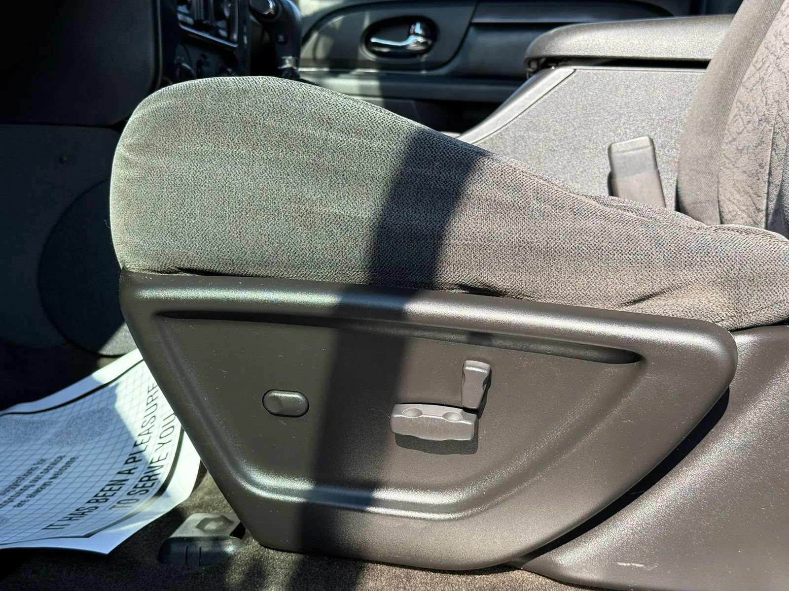 Used 2006 GMC Envoy XL SLE image 17