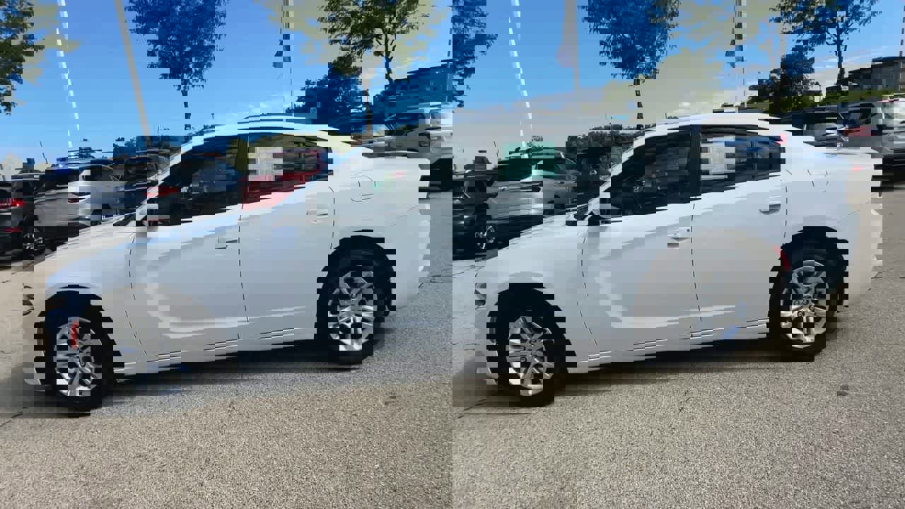 Used 2020 Dodge Charger SXT w/ Leather Interior Group image 5