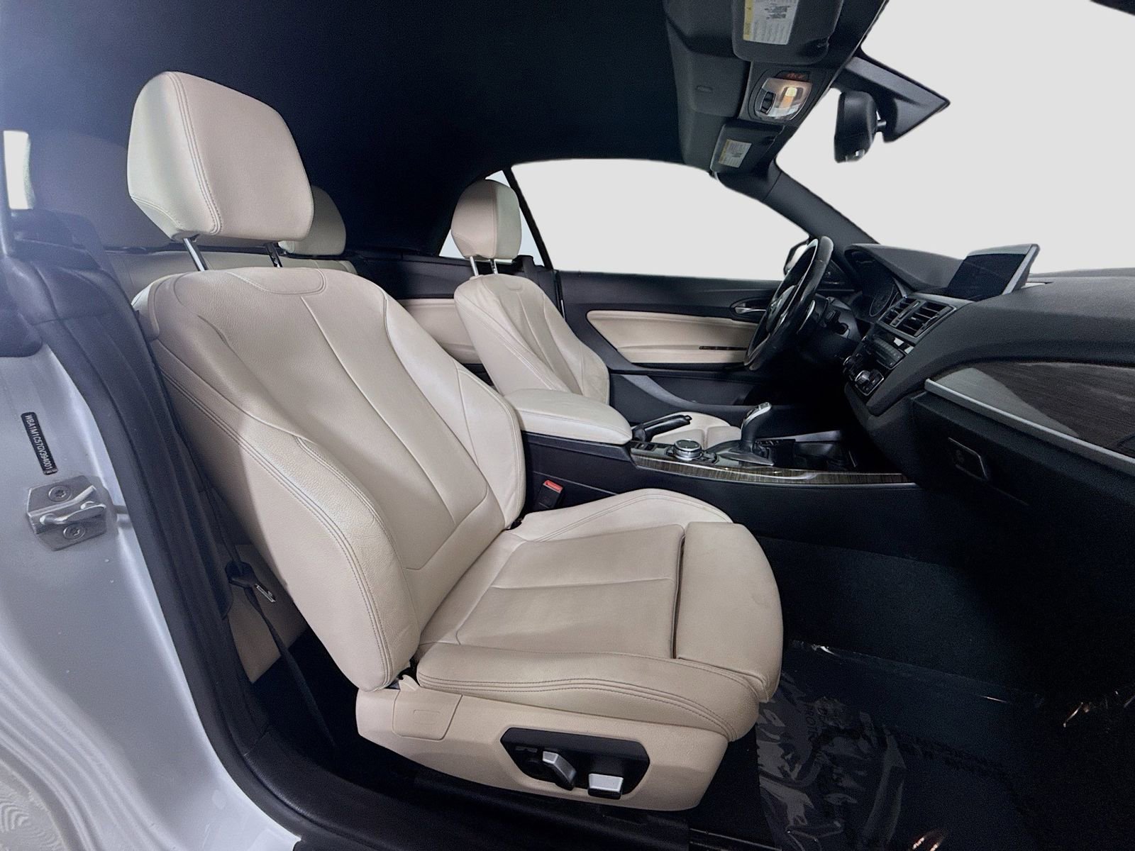 Used 2016 BMW M235i Convertible image 23