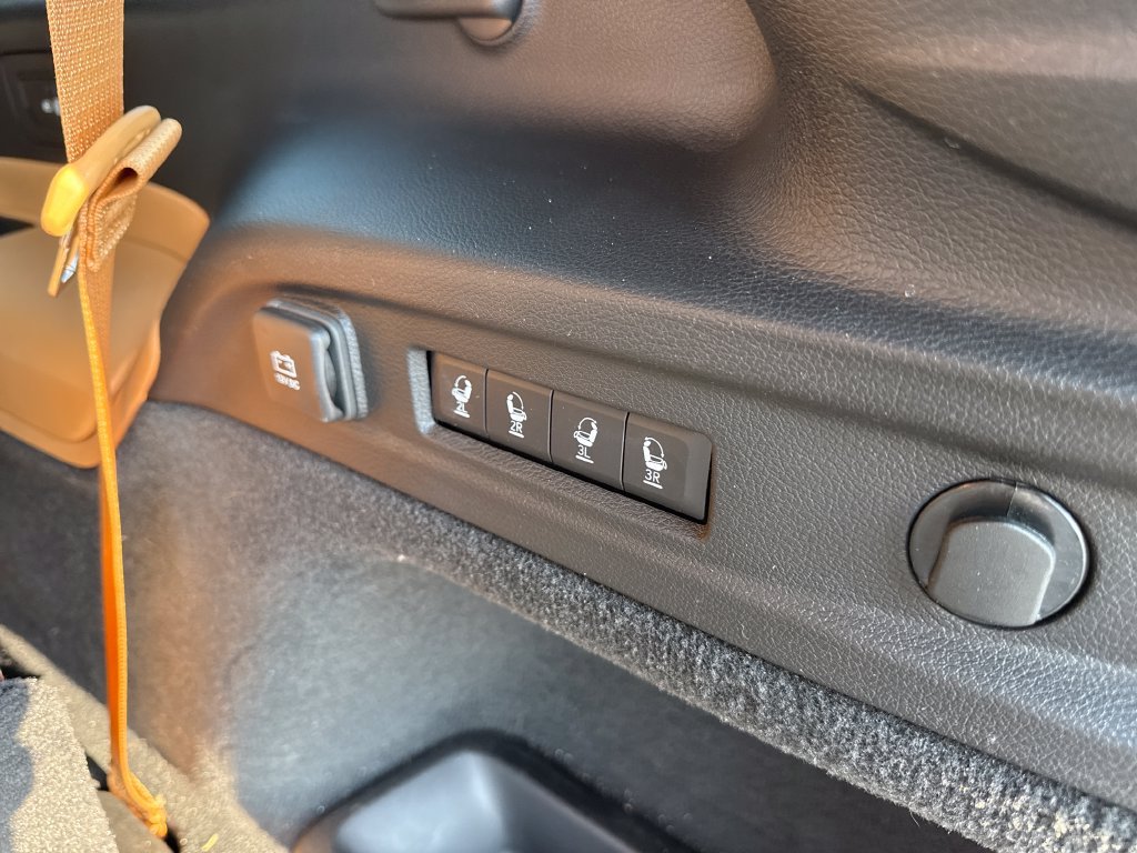 Used 2024 Jeep Grand Cherokee L Summit AWD/4WD image 30
