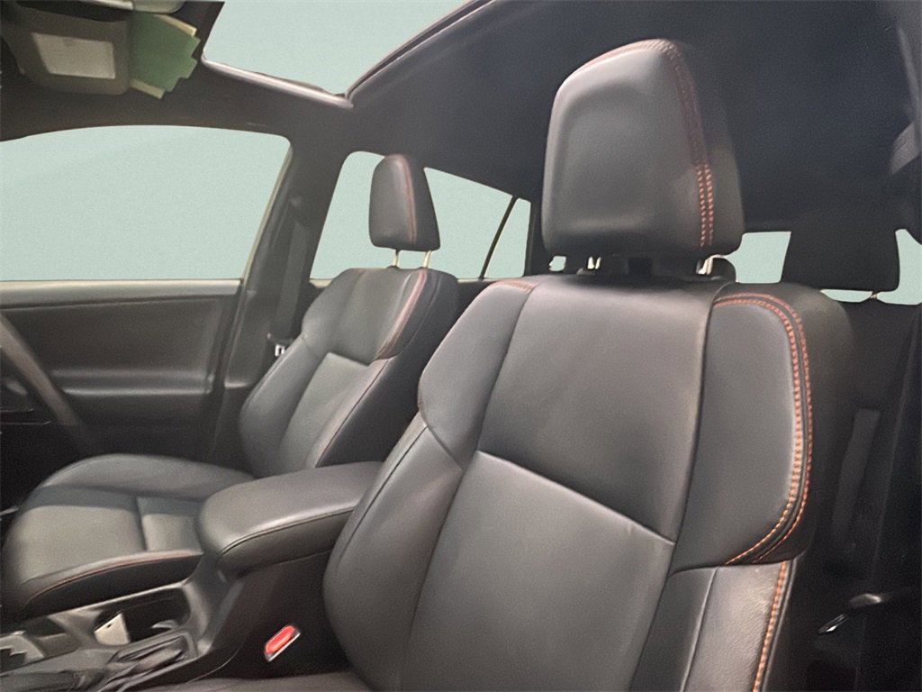 Used 2016 Toyota RAV4 SE image 9
