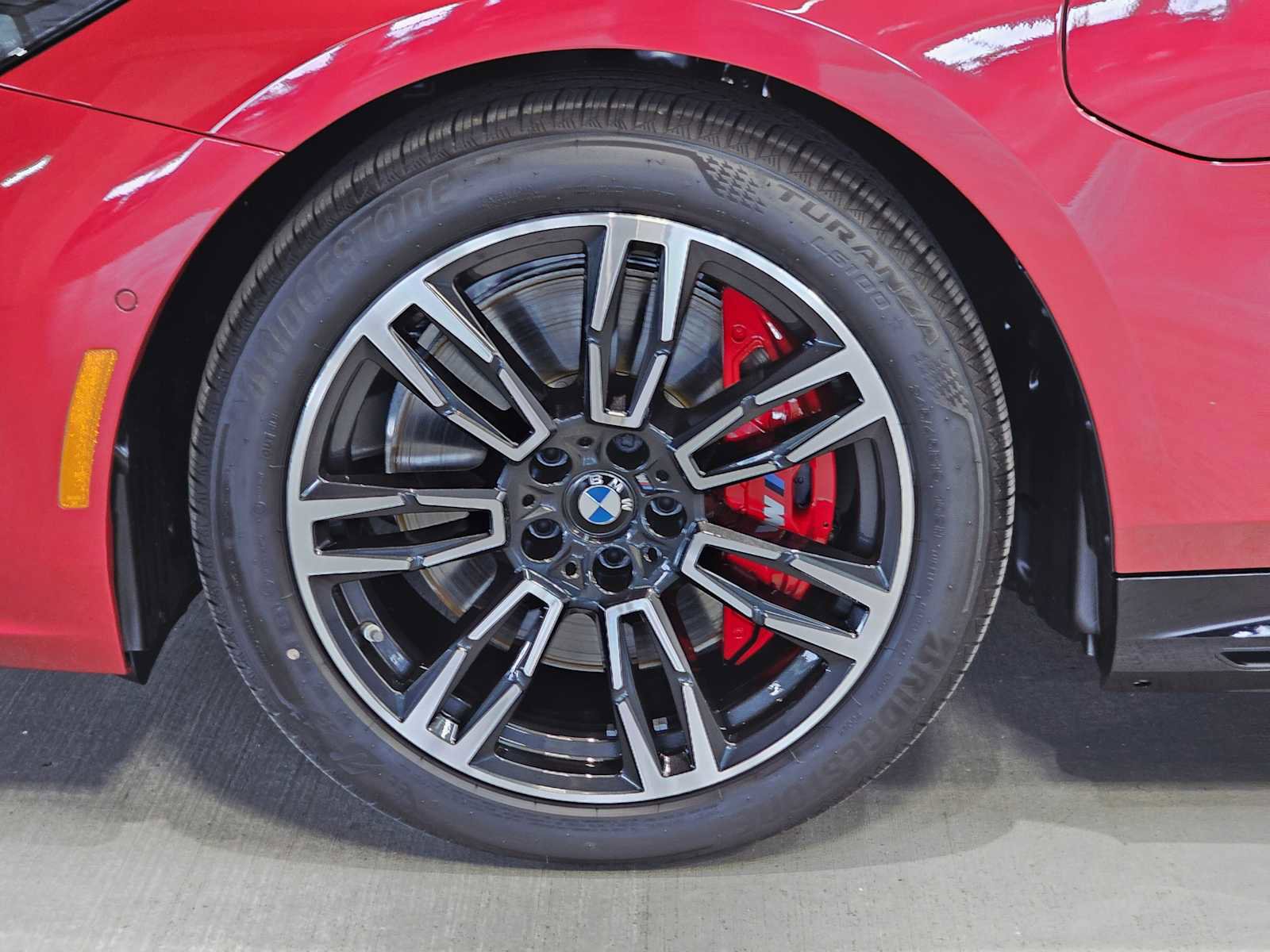 New 2026 BMW 550e xDrive w/ Premium Package image 8