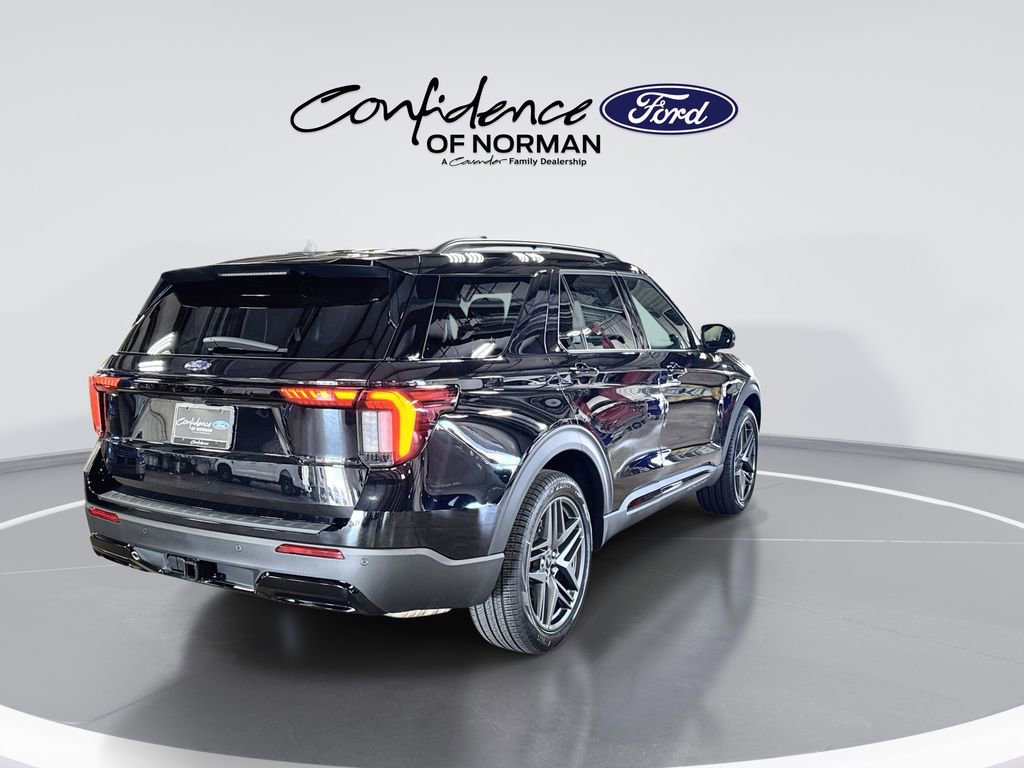New 2026 Ford Explorer ST-Line w/ ST-Line Street Pack image 8