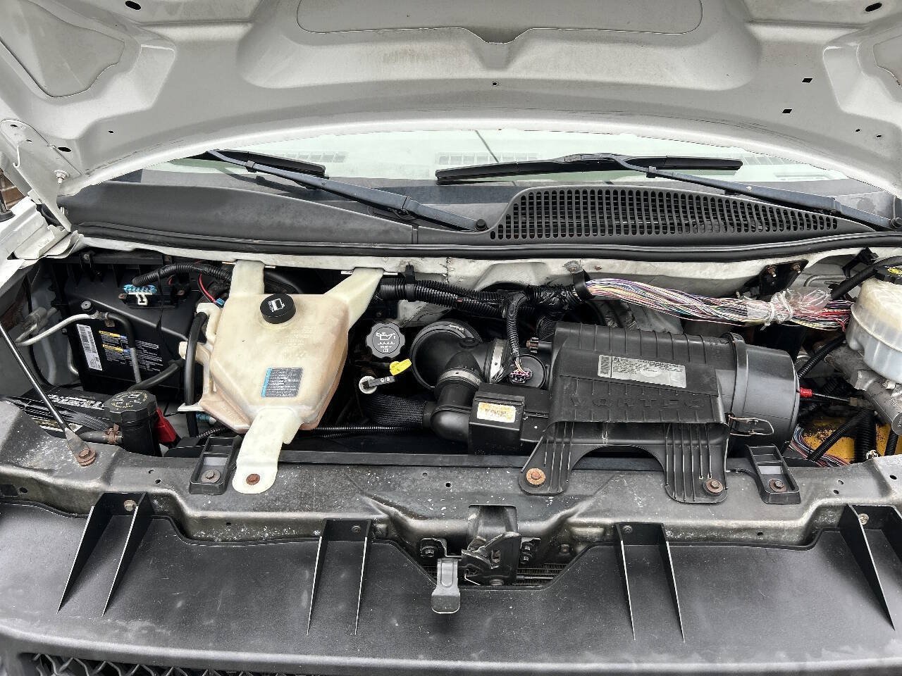 Used 2011 Chevrolet Express 2500 Extended RWD image 20