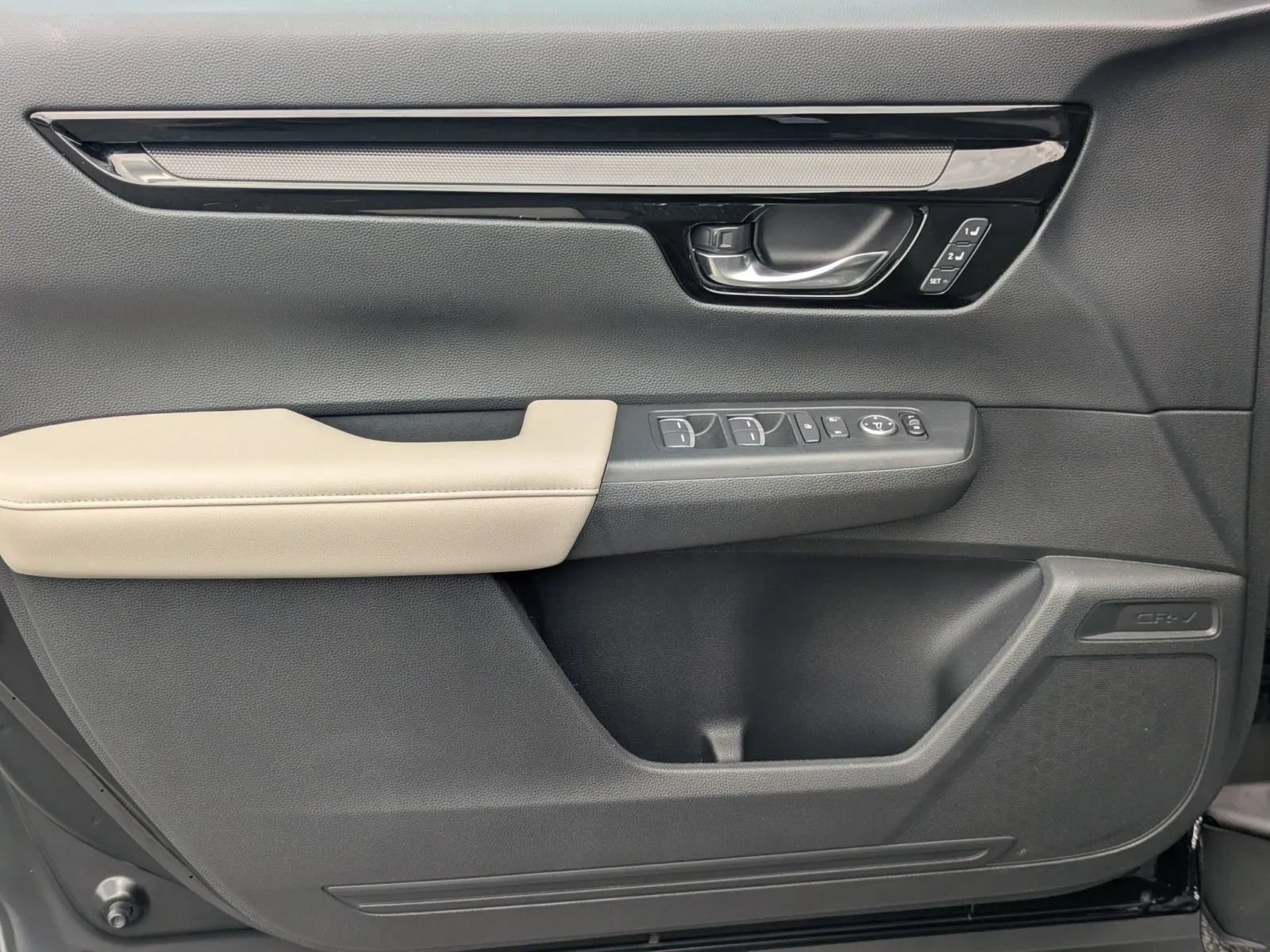Used 2025 Honda CR-V EX-L image 10