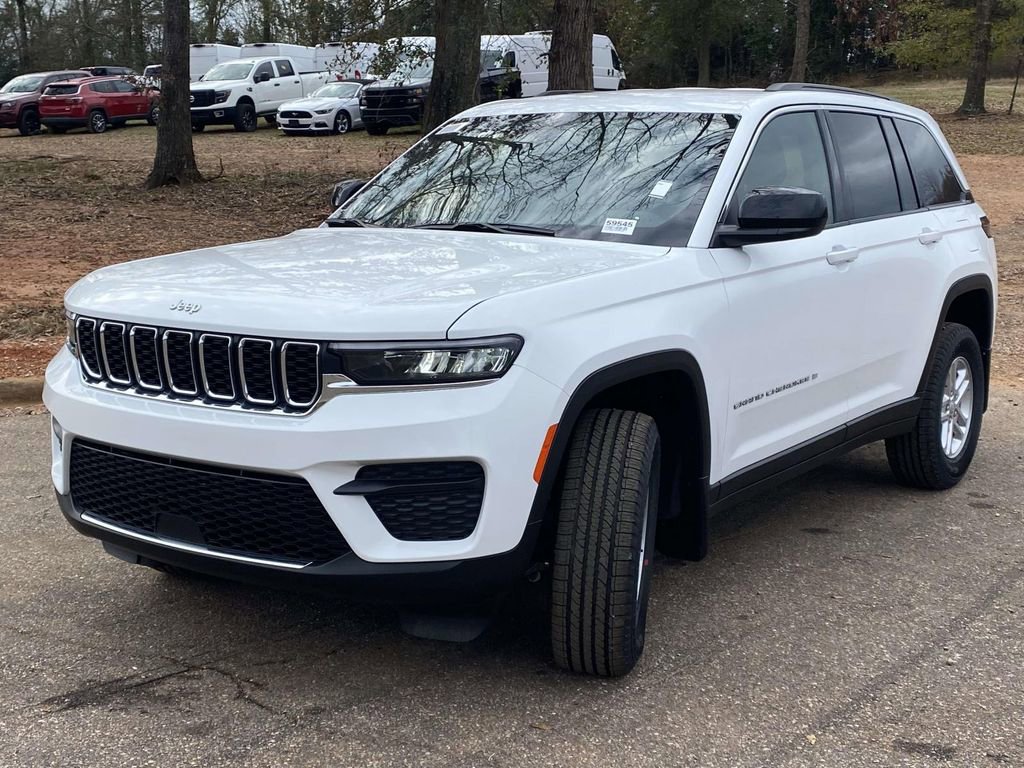 New 2025 Jeep Grand Cherokee Laredo w/ MOPAR Finishing Package image 29