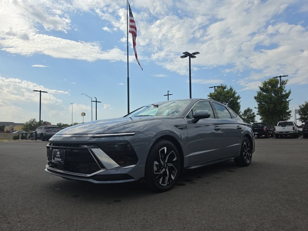 Certified 2025 Hyundai Sonata SEL FWD image 17