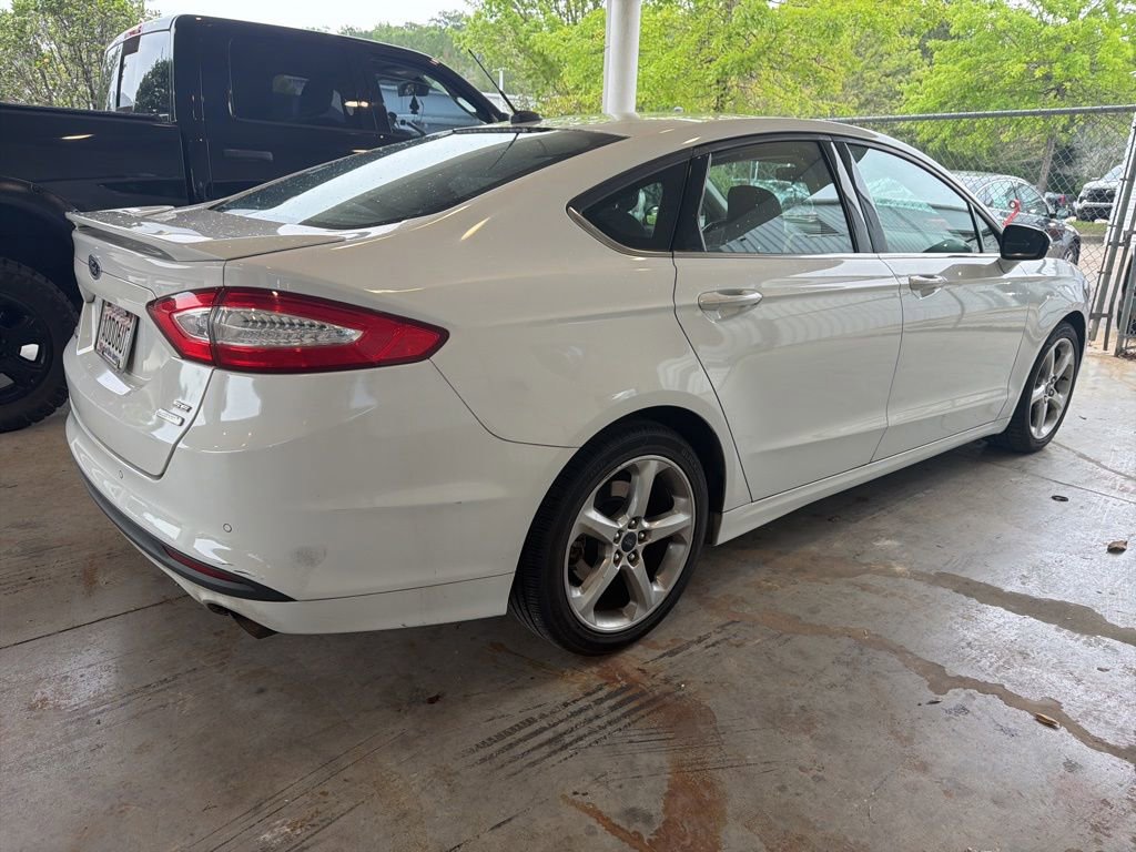 Used 2014 Ford Fusion SE w/ Equipment Group 201A FWD image 3
